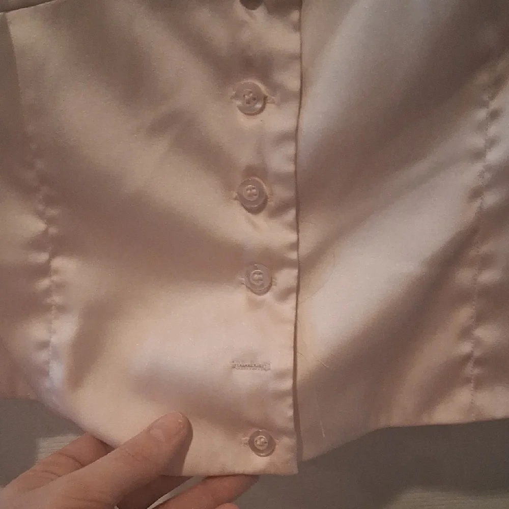 Forever 21 Ballet Pink Satin Button-Up Blouse - Picture 5 of 8